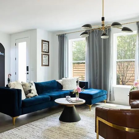 Downtown Nashville Luxe Retreat With Views